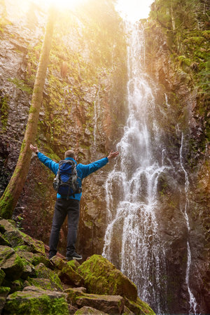 Essential Gear Checklists: What to Pack for Day Hiking vs. Backpacking