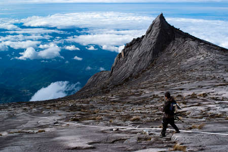 The Ultimate Guide to Lightweight Backpacking: Essentials for Multi-Day Hikes Across America