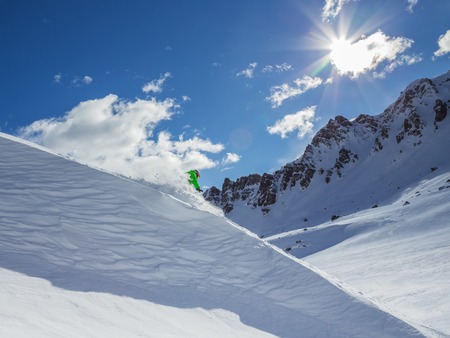 The Role of Online Forums and Social Media in Spreading Hiker Slang