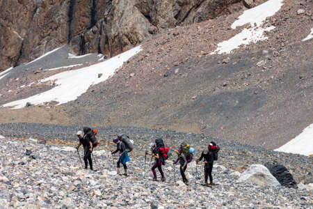 Understanding Dehydration Risks: Summer Hiking in the American Backcountry