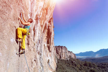 The Ultimate Guide to Layering Hiking Apparel for All Seasons in the U.S.