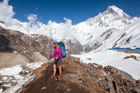 Comparing GPS Watches vs. Handheld GPS Units: What’s Best for Hikers?