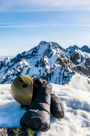 Essential Gear Differences for Solo Backpackers vs. Group Expeditions