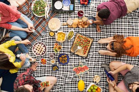 Meal Planning and Nutrition for Family and Group Day Hikes