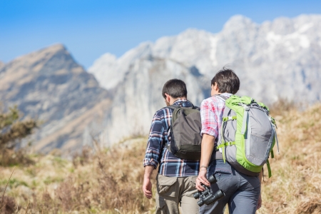 Youth Engagement in Hiking: Programs, Clubs, and Online Platforms for Young Adventurers