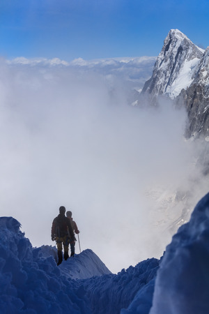 Code of the Trail: Unspoken Rules and Social Norms Within U.S. Hiking Culture